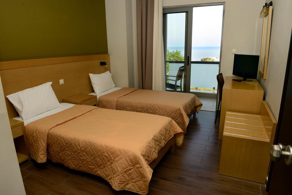 Ionion Hotel Kyparissia Rum bild