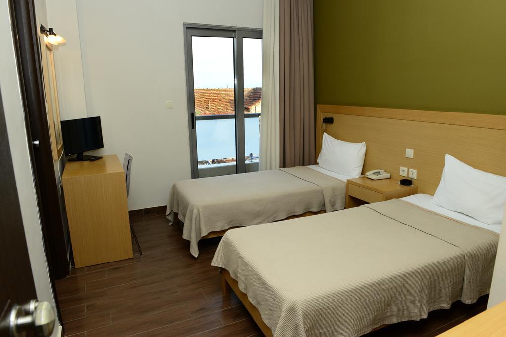 Ionion Hotel Kyparissia Exteriör bild