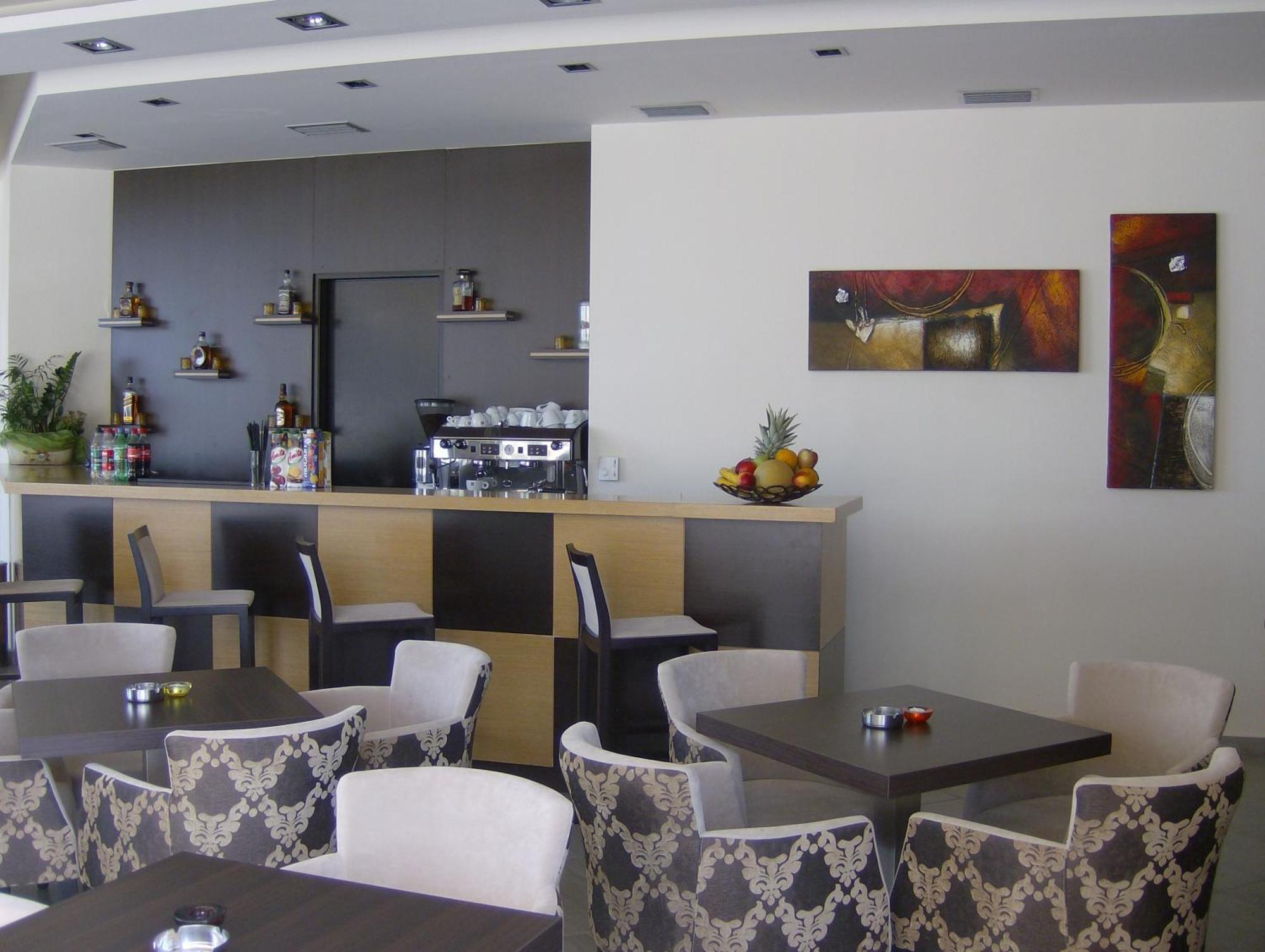 Ionion Hotel Kyparissia Exteriör bild
