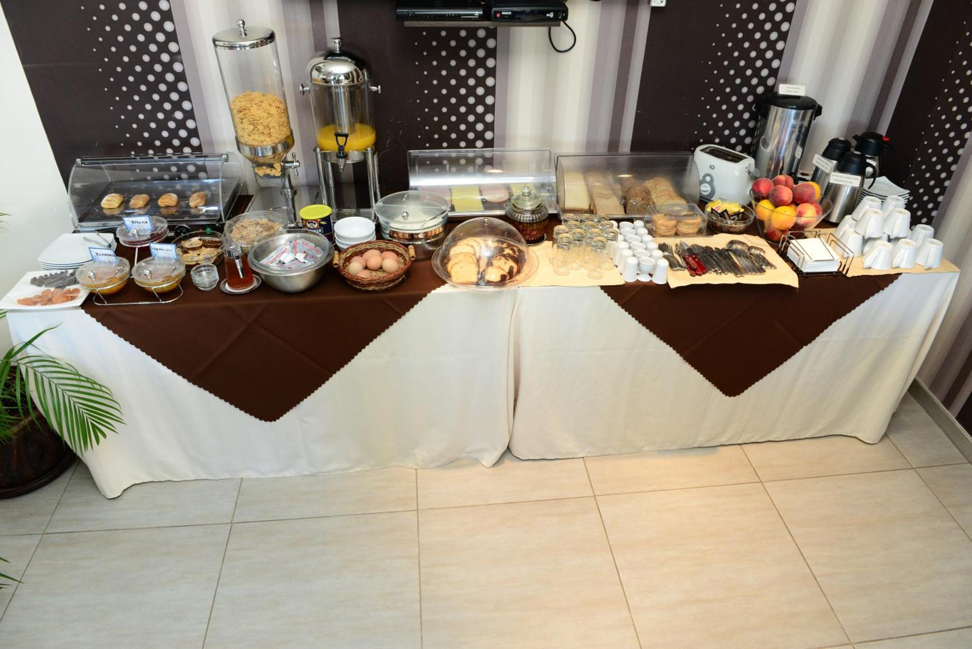 Ionion Hotel Kyparissia Rum bild