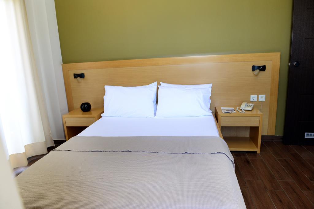 Ionion Hotel Kyparissia Rum bild